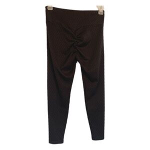 CM Fashions black textured booty enhancing leggings full length Size Medium